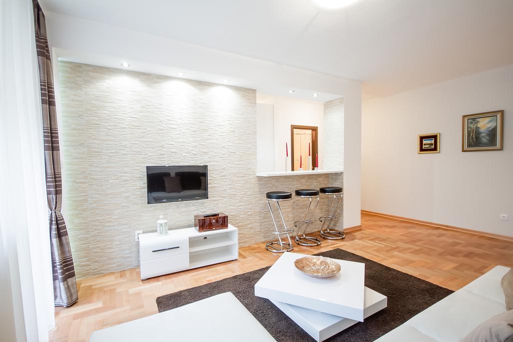 Apartments King Milan, City Center Белград Екстериор снимка
