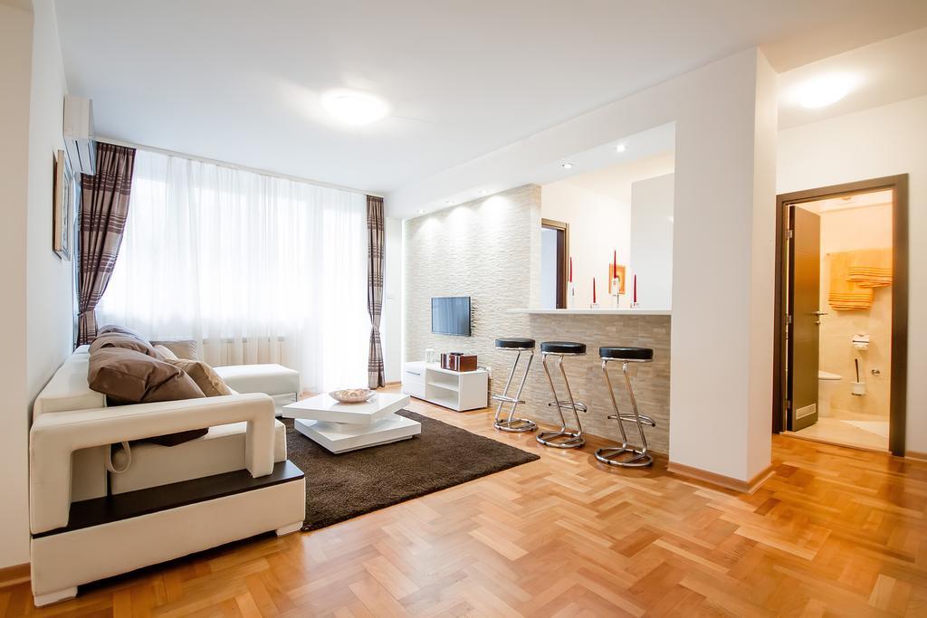 Apartments King Milan, City Center Белград Стая снимка