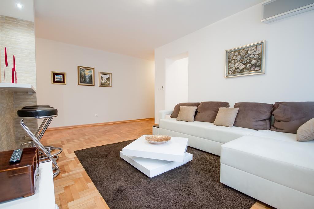 Apartments King Milan, City Center Белград Екстериор снимка