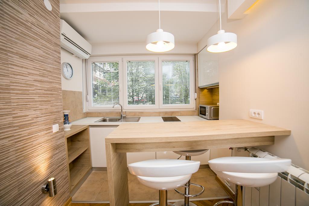 Apartments King Milan, City Center Белград Екстериор снимка