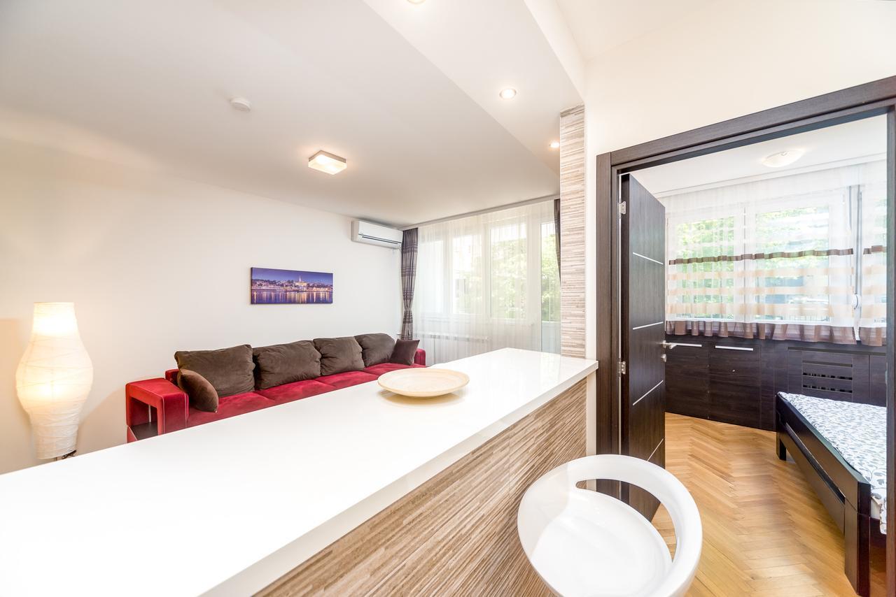 Apartments King Milan, City Center Белград Екстериор снимка