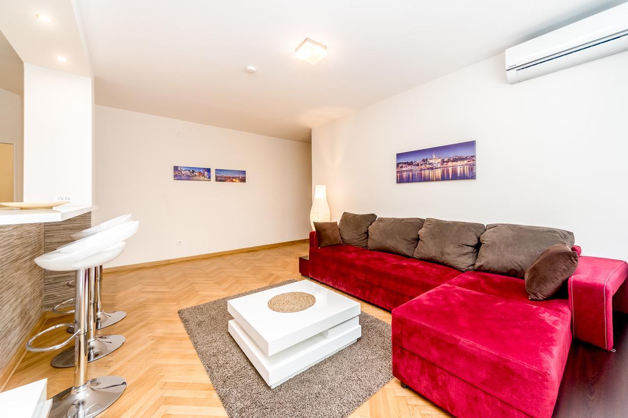 Apartments King Milan, City Center Белград Екстериор снимка